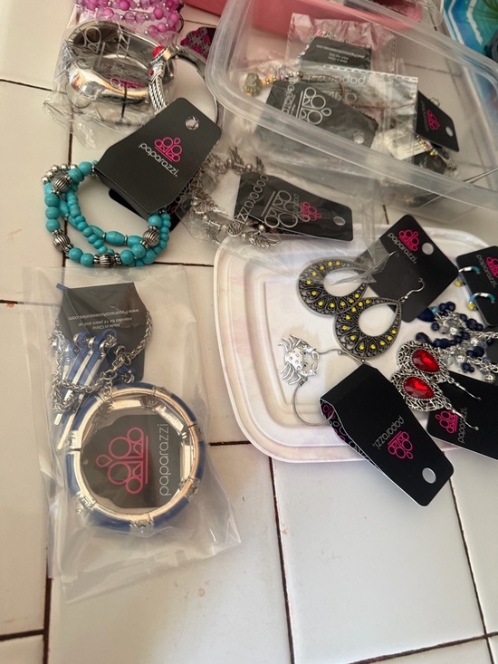 34 Piece Paparazzi Piece - Picture 2 of 10